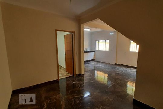 Casa para alugar com 1 quarto, 70m² em Vila Santa Virginia, São Paulo