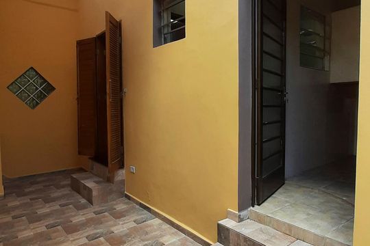 Corredor de casa para alugar com 1 quarto, 70m² em Vila Santa Virginia, São Paulo
