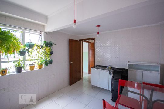 Cozinha de apartamento para alugar com 3 quartos, 110m² em Liberdade, São Paulo