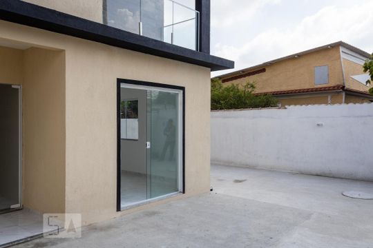Quintal de casa de condomínio para alugar com 3 quartos, 130m² em Campo Grande, Rio de Janeiro