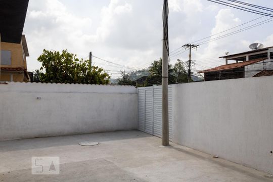 Quintal de casa de condomínio para alugar com 3 quartos, 130m² em Campo Grande, Rio de Janeiro