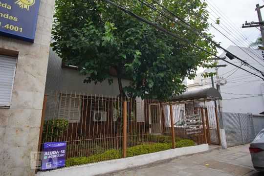 Fachada do bloco de apartamento para alugar com 2 quartos, 72m² em Jardim Floresta, Porto Alegre
