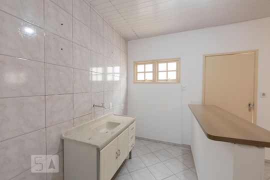 Cozinha de casa para alugar com 2 quartos, 55m² em Jardim Textil, São Paulo