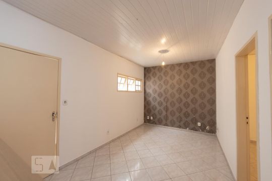 Sala de casa para alugar com 2 quartos, 55m² em Jardim Textil, São Paulo