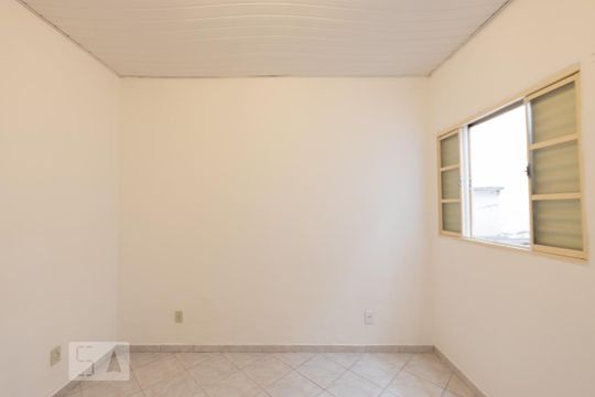 Quarto 2 de casa para alugar com 2 quartos, 55m² em Jardim Textil, São Paulo