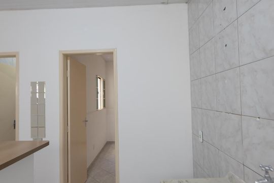 Cozinha de casa para alugar com 2 quartos, 55m² em Jardim Textil, São Paulo