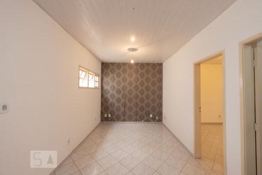 Sala de casa para alugar com 2 quartos, 55m² em Jardim Textil, São Paulo