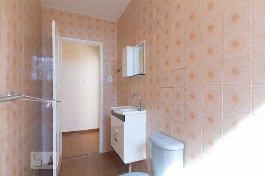 Banheiro de casa para alugar com 2 quartos, 110m² em Cidade Antônio Estevão de Carvalho, São Paulo