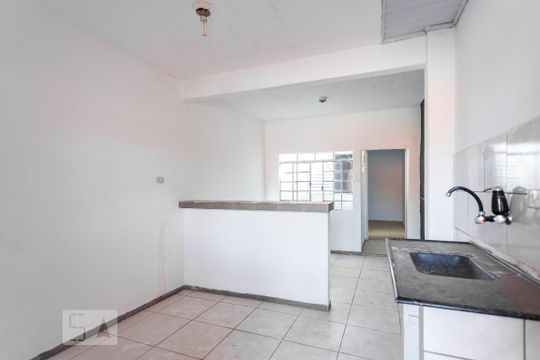 Cozinha de casa para alugar com 1 quarto, 45m² em Quitaúna, Osasco