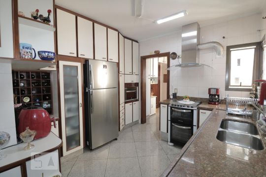 Cozinha  de apartamento à venda com 4 quartos, 160m² em Vila Regente Feijó, São Paulo