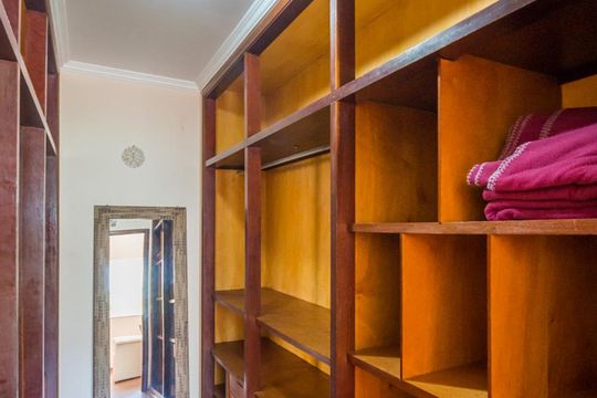 Closet da suíte 1 de casa à venda com 5 quartos, 1074m² em Colinas do Ermitage (sousas), Campinas