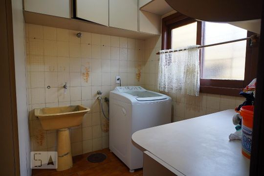 Area de Serviço de casa à venda com 4 quartos, 350m² em Jardim Itu, Porto Alegre
