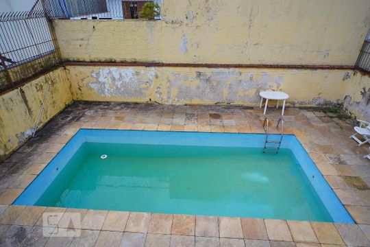 Piscina de casa à venda com 4 quartos, 350m² em Jardim Itu, Porto Alegre