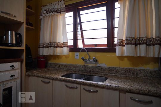 Cozinha de casa à venda com 4 quartos, 350m² em Jardim Itu, Porto Alegre