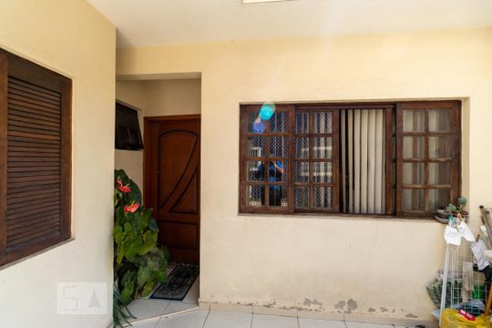 Fachada de casa à venda com 2 quartos, 150m² em São José, São Caetano do Sul