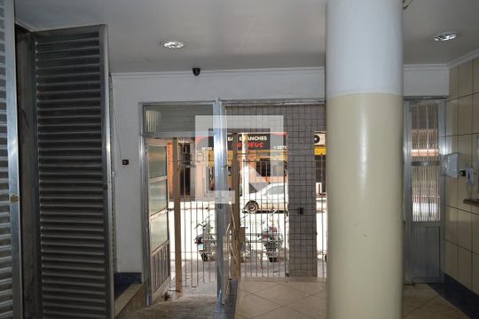 Entrada de apartamento à venda com 1 quarto, 28m² em Liberdade, São Paulo
