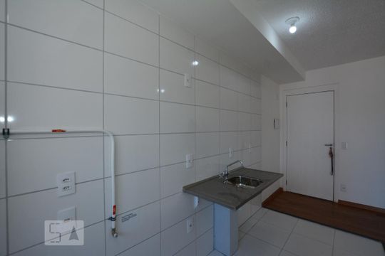 Cozinha de apartamento à venda com 2 quartos, 45m² em Parada de Lucas, Rio de Janeiro