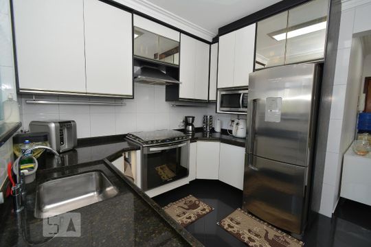 Cozinha de apartamento à venda com 4 quartos, 150m² em Vila Rosália, Guarulhos