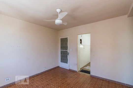 Sala de apartamento à venda com 2 quartos, 52m² em Olaria, Rio de Janeiro