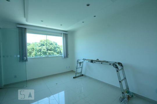 Sala de apartamento para alugar com 2 quartos, 125m² em Marechal Hermes, Rio de Janeiro