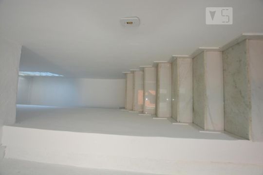 Escada de apartamento para alugar com 2 quartos, 125m² em Marechal Hermes, Rio de Janeiro
