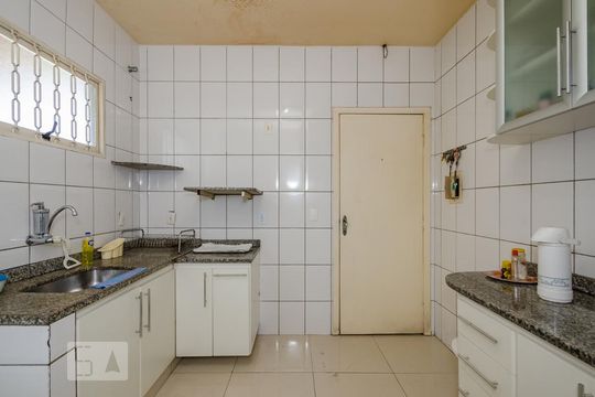 Cozinha de casa para alugar com 3 quartos, 140m² em Havaí, Belo Horizonte