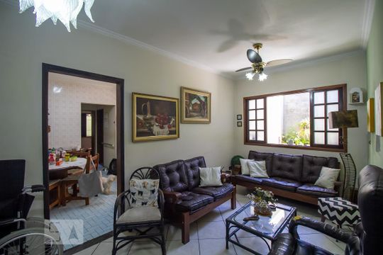 Casa para alugar com 3 quartos, 360m² em Parque São Lucas, São Paulo