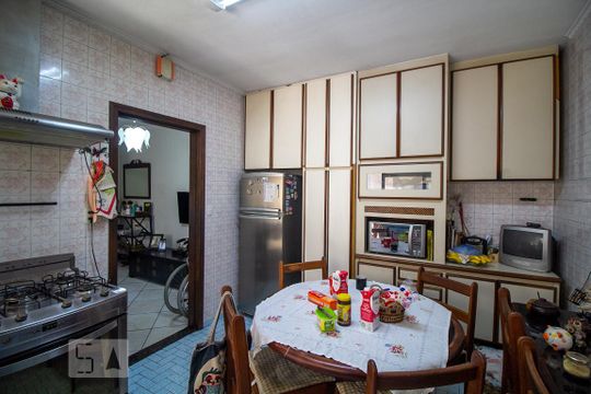 Cozinha de casa para alugar com 3 quartos, 360m² em Parque São Lucas, São Paulo