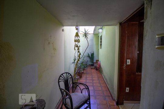 Corredor de casa para alugar com 3 quartos, 360m² em Parque São Lucas, São Paulo