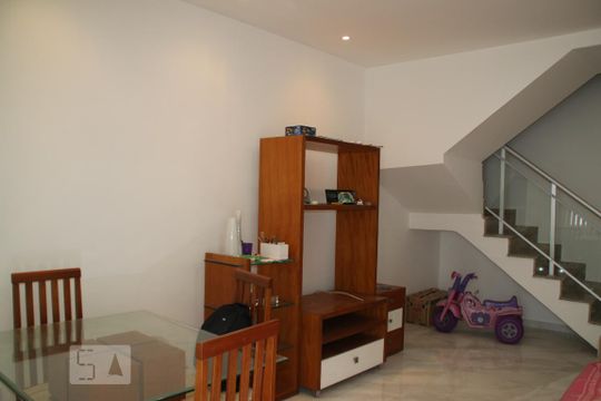 Sala de casa à venda com 3 quartos, 110m² em Pechincha, Rio de Janeiro