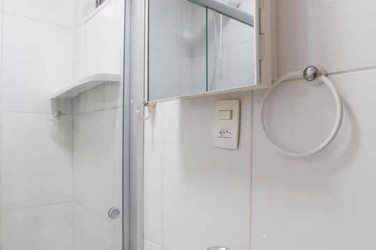 Banheiro de apartamento à venda com 1 quarto, 28m² em Vila Buarque, São Paulo