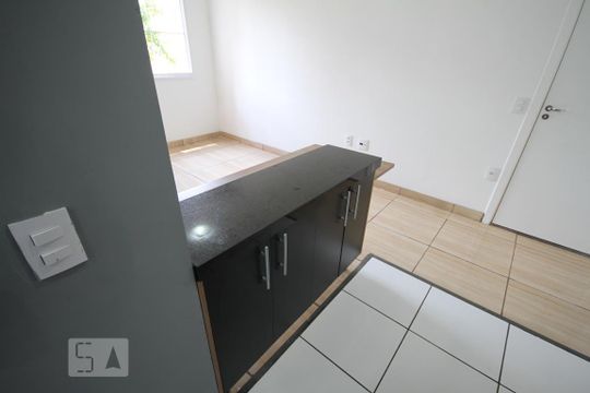 Cozinha de apartamento para alugar com 2 quartos, 40m² em Jardim São Savério, São Paulo