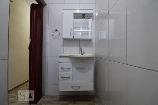 Banheiro de casa para alugar com 3 quartos, 80m² em Jardim Casablanca, São Paulo