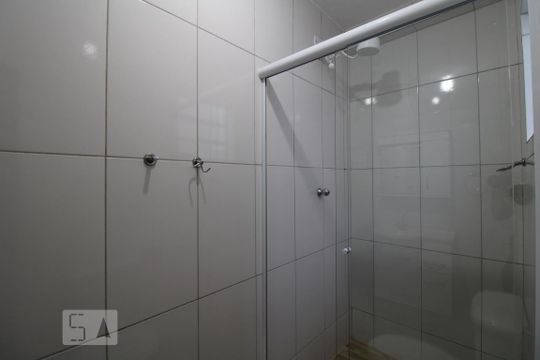 Banheiro de casa para alugar com 3 quartos, 80m² em Jardim Casablanca, São Paulo