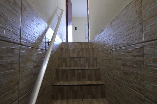 Escada de casa para alugar com 3 quartos, 80m² em Jardim Casablanca, São Paulo