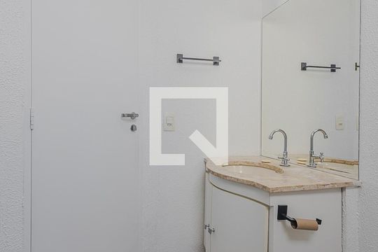 Banheiro da Suíte de apartamento para alugar com 1 quarto, 32m² em Pinheiros, São Paulo