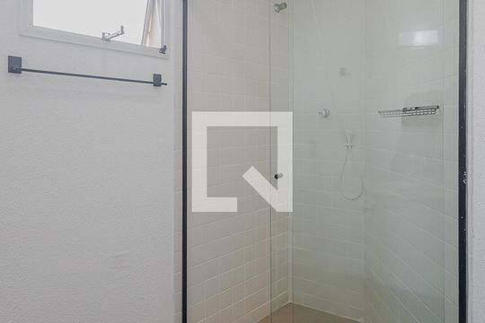 Banheiro da Suíte de apartamento para alugar com 1 quarto, 32m² em Pinheiros, São Paulo