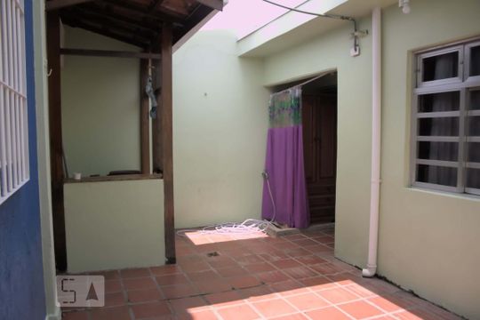 Quintal de casa para alugar com 3 quartos, 120m² em Água Branca, São Paulo