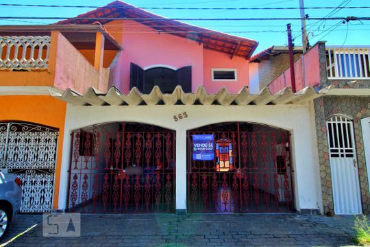 Fachada de casa à venda com 3 quartos, 175m² em Parque Marajoara, Santo André