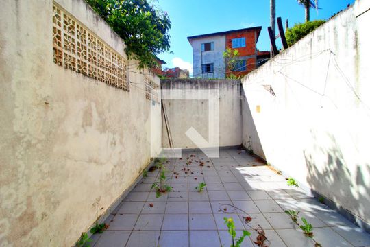 Quintal de casa para alugar com 2 quartos, 200m² em Vila Joao Ramalho, Santo André