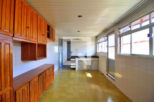 Cozinha de casa para alugar com 2 quartos, 200m² em Vila Joao Ramalho, Santo André
