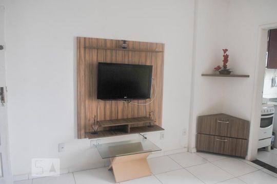 Sala de apartamento para alugar com 1 quarto, 50m² em Pituba, Salvador