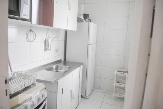 Cozinha de apartamento para alugar com 1 quarto, 50m² em Pituba, Salvador