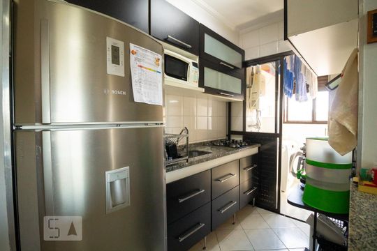 Cozinha  de apartamento para alugar com 2 quartos, 70m² em Vila Santo Estéfano, São Paulo