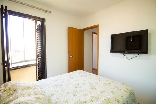 Quarto 1 de apartamento para alugar com 2 quartos, 70m² em Vila Santo Estéfano, São Paulo