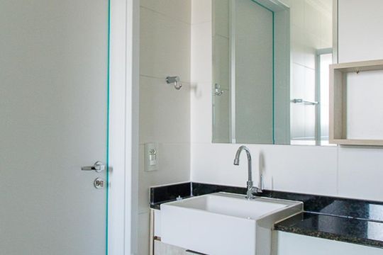 Banheiro de kitnet/studio à venda com 1 quarto, 25m² em Mirandópolis, São Paulo