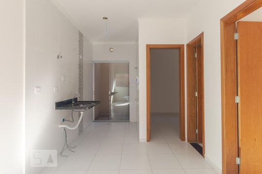 Sala e cozinha de apartamento para alugar com 2 quartos, 44m² em Vila Antonieta, São Paulo
