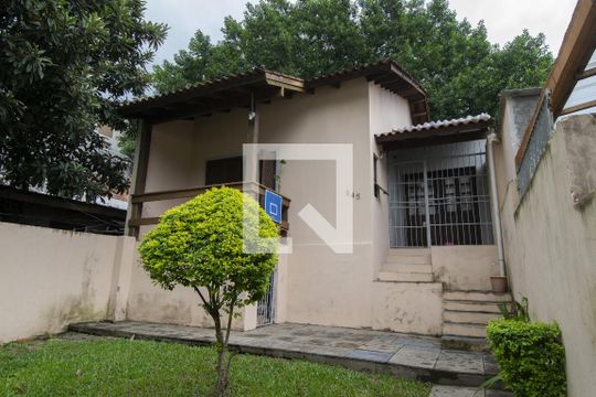 Fachada da Casa de casa à venda com 3 quartos, 150m² em Passo da Areia, Porto Alegre