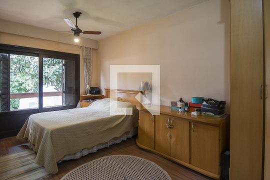 Suite de casa à venda com 3 quartos, 150m² em Passo da Areia, Porto Alegre