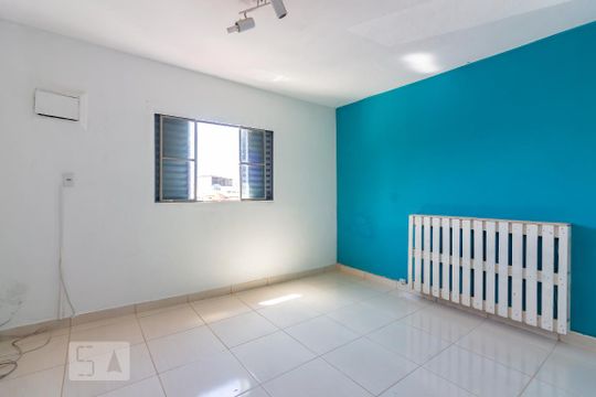 Casa para alugar com 1 quarto, 65m² em Bela Vista, Osasco